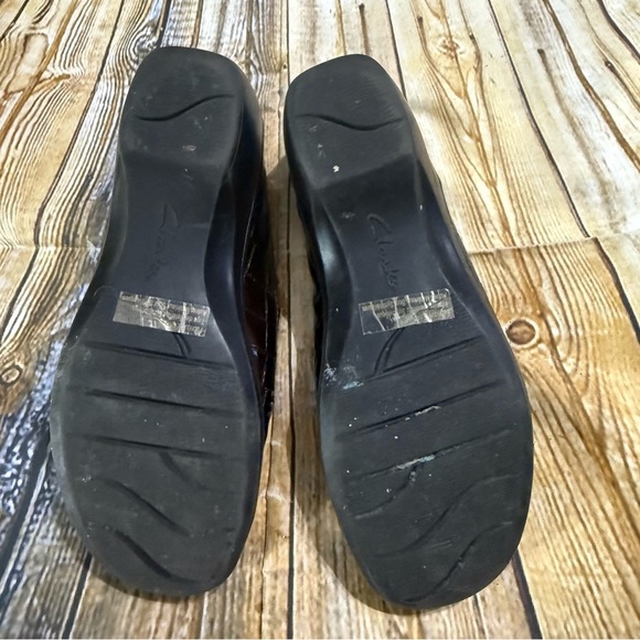 Clarks Dark Brown Crocodile Pattern Loafers Womens Size 7 - Picture 5 of 5